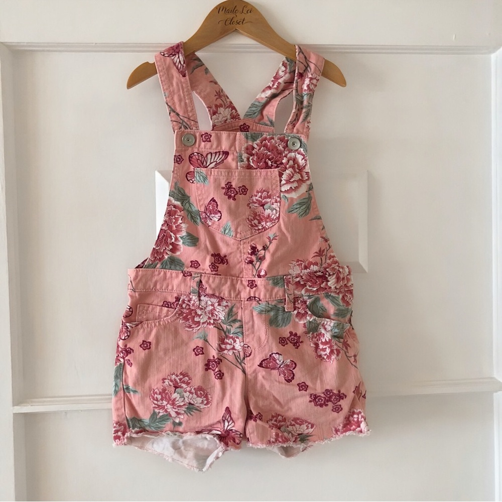 3/ $15 bundle Children’s Place Size 6 Pink Floral overall shorts jumper